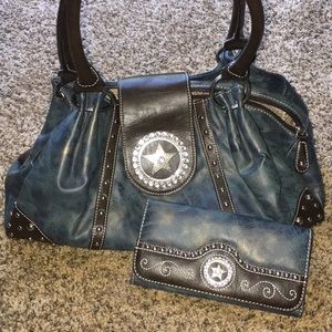 Never used women’s Blazin Roxx purse & wallet